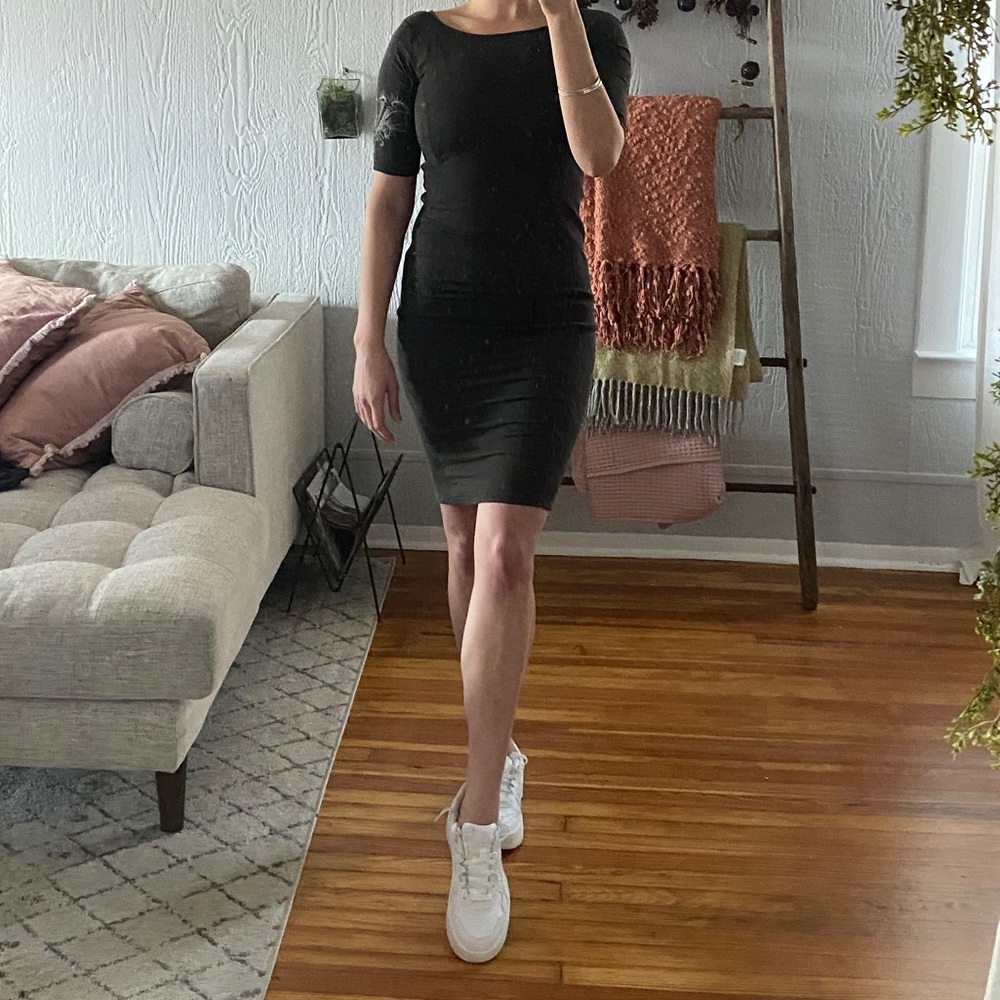 Luk Sin - Midi Dress, form fitting grey
